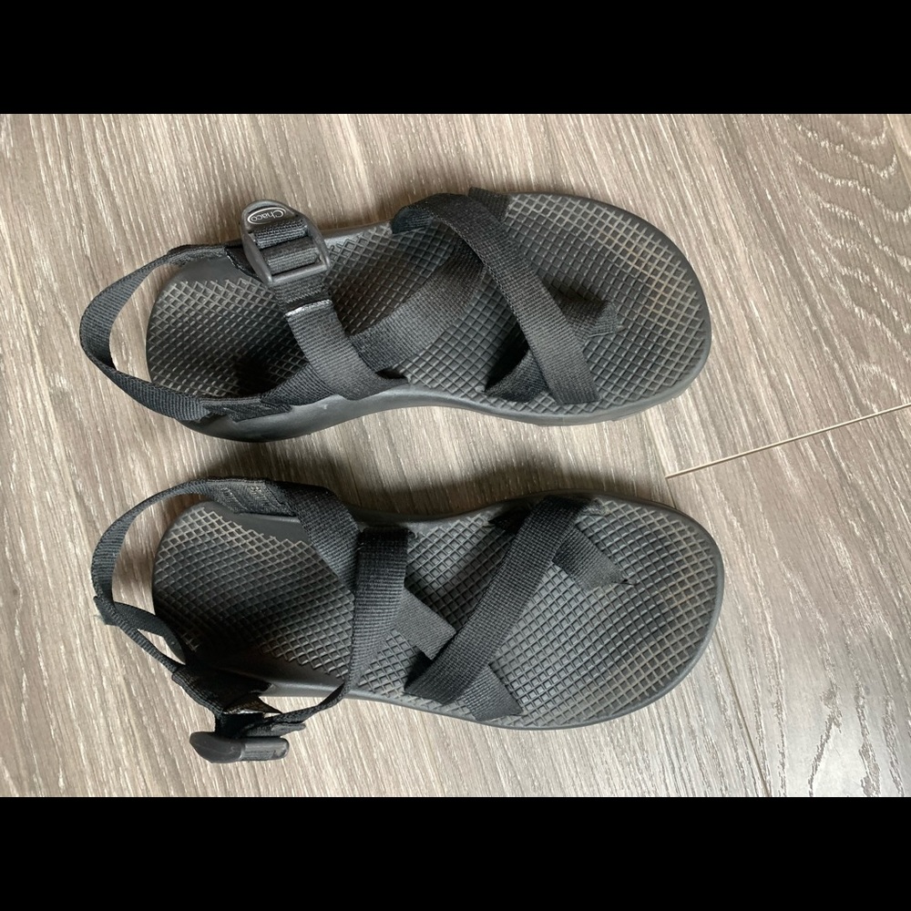 Women’s size 8 Black Chaco w/ Toe Strap
